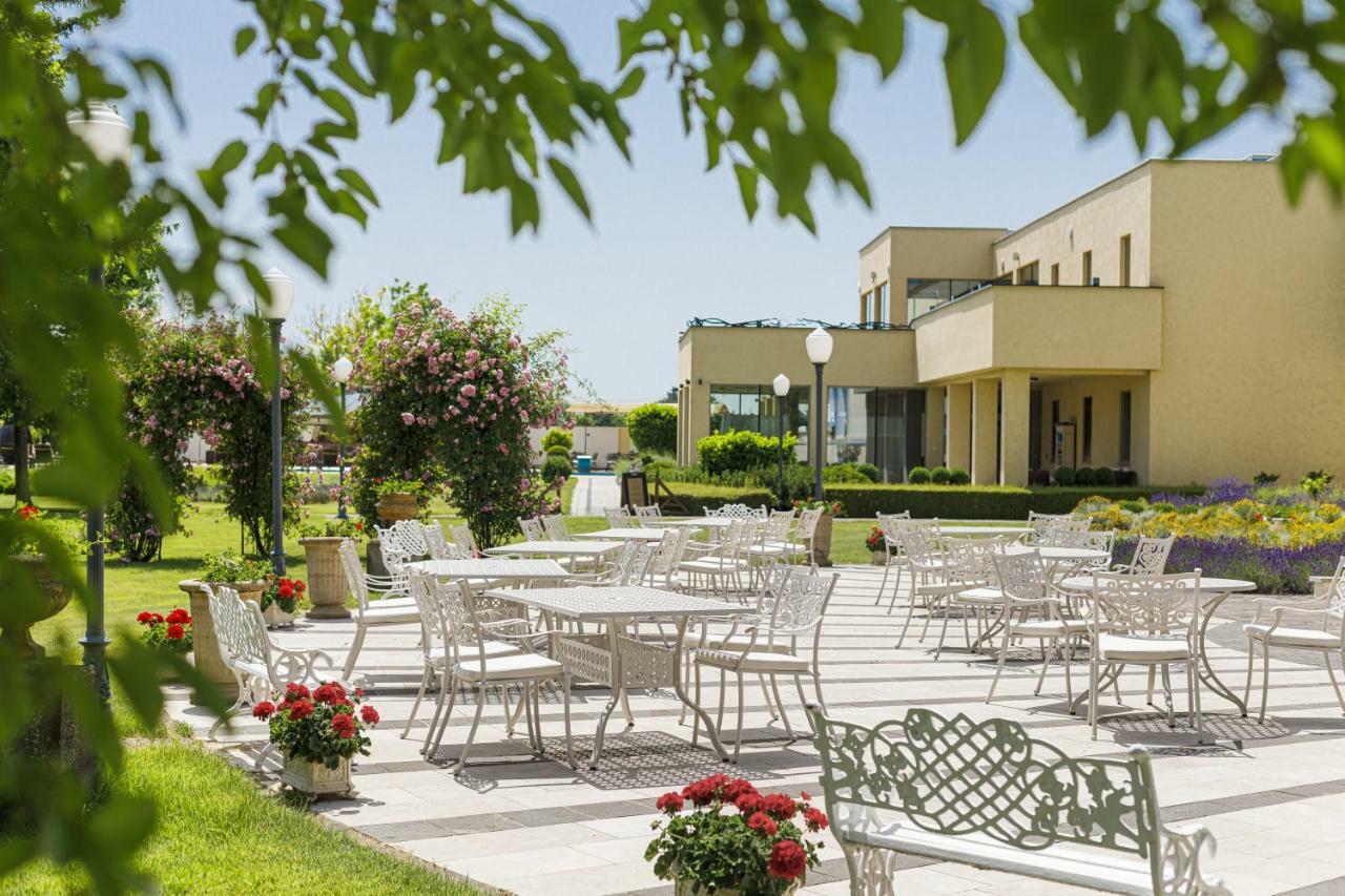 Amade Château Vrakun Exterior foto